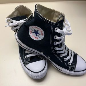 Chuck Taylor All Star Classic Unisex High Top Shoe